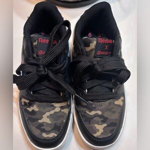 Heelys BB4500 Low Skate Shoe Camo youth sz 1